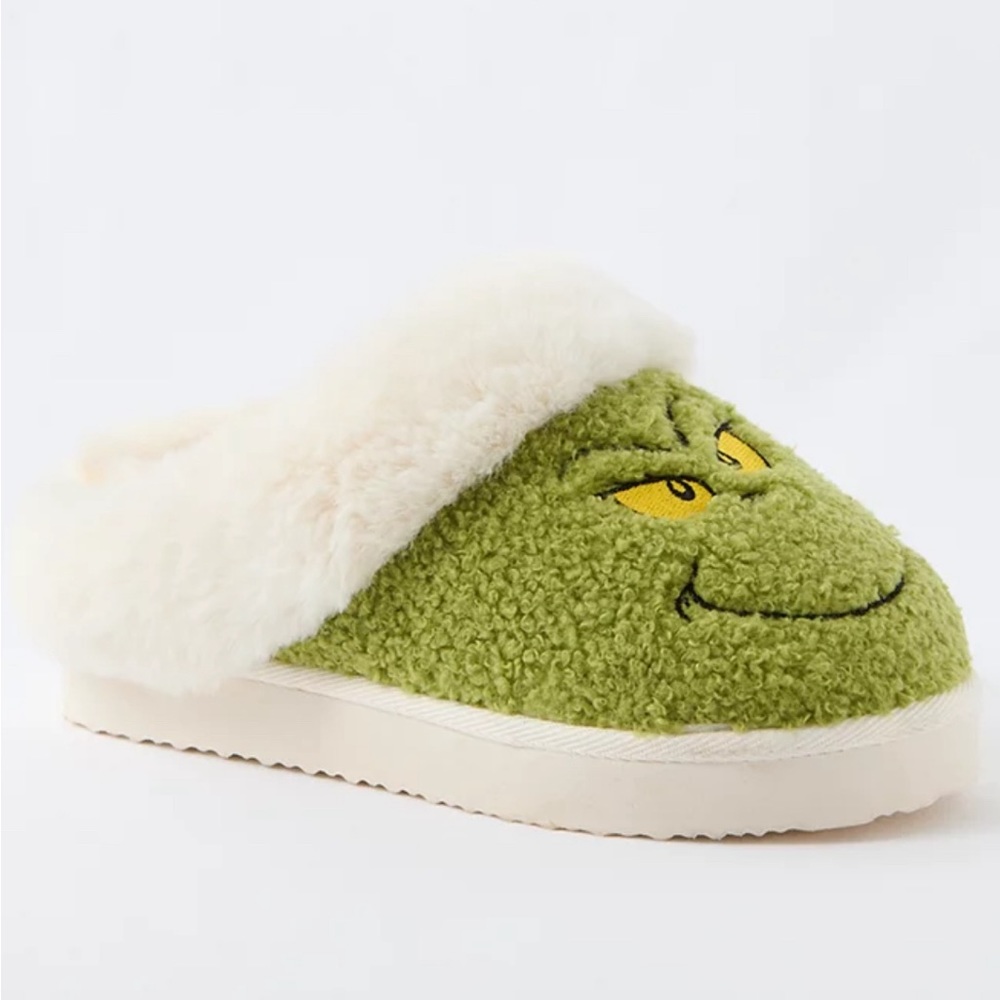 COPY - grinch slippers